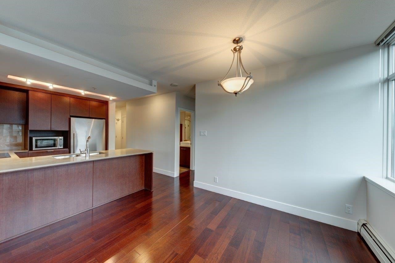 158 W 13th St, #602