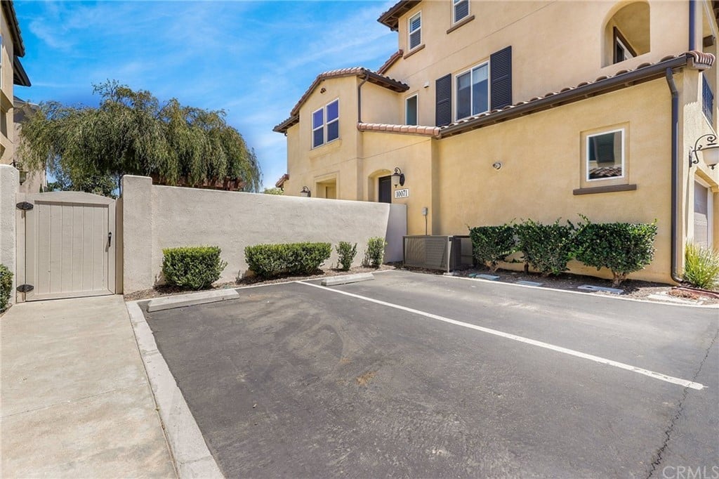 10071 Solana Dr
