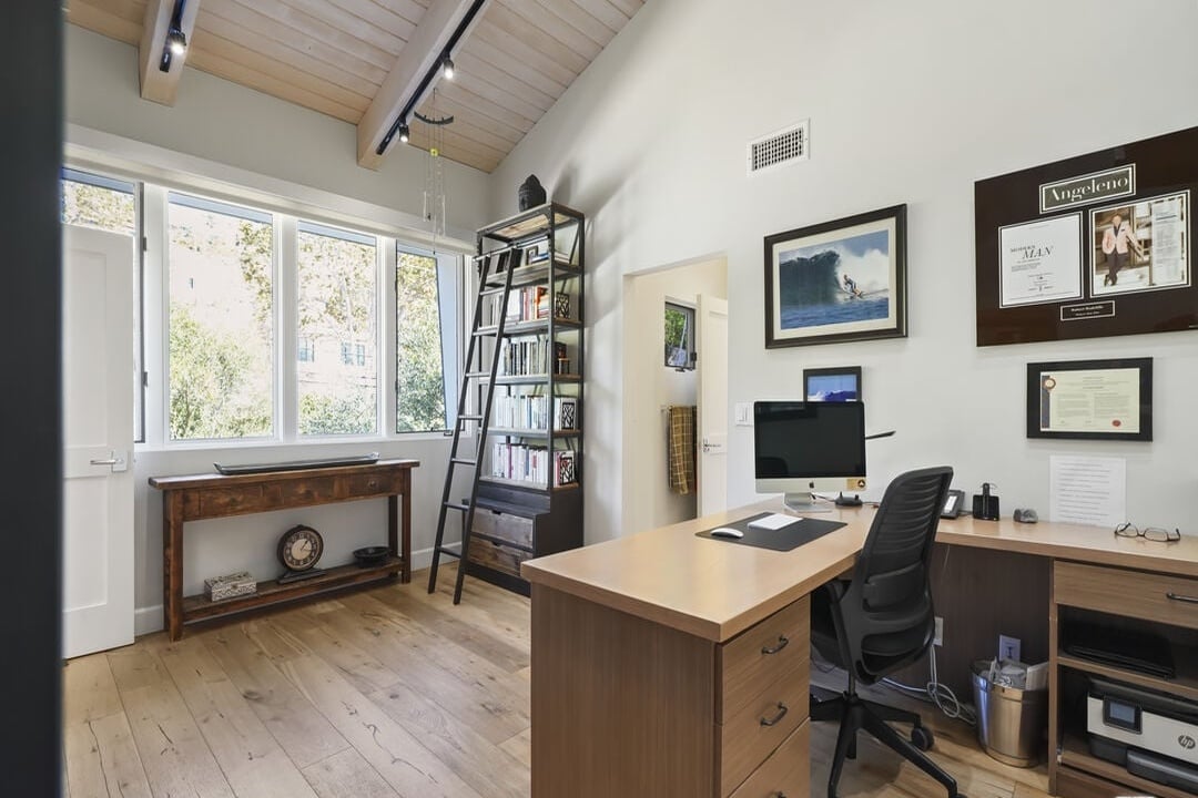 Solis Vista, Serra Rd, 90265