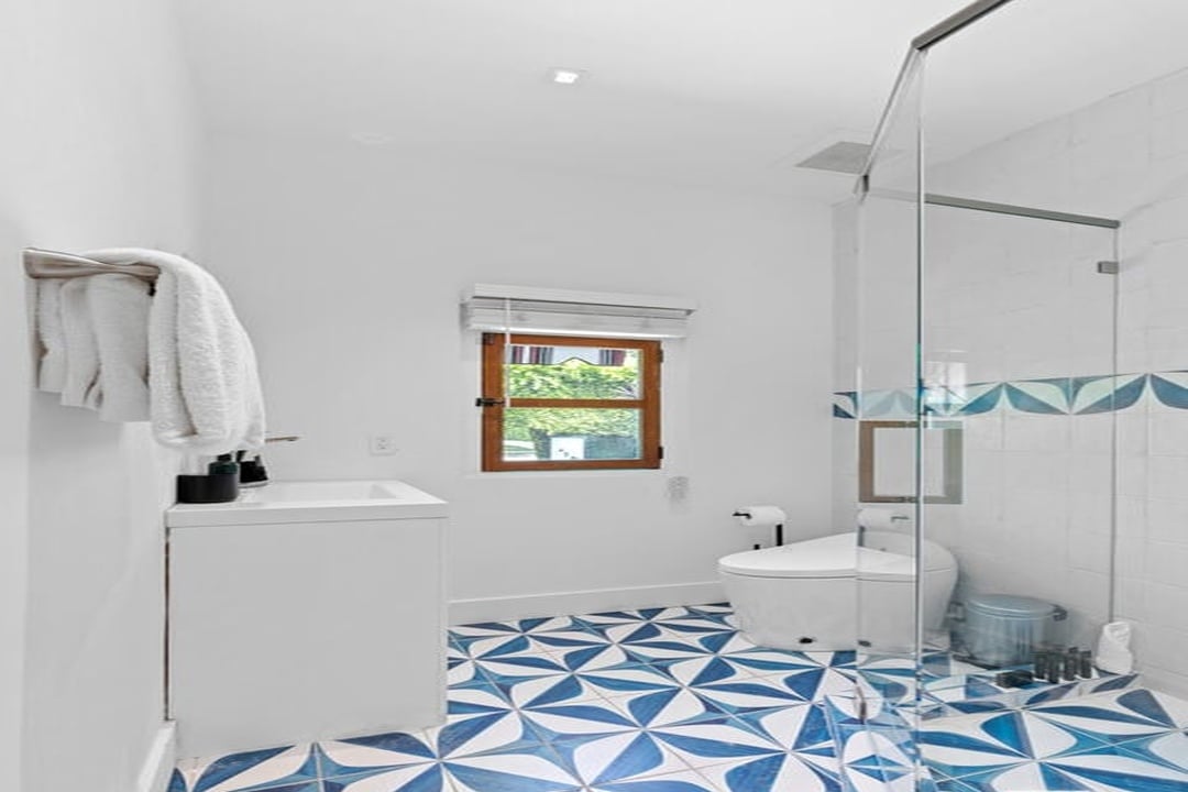 N Crescent Heights Blvd, 90048