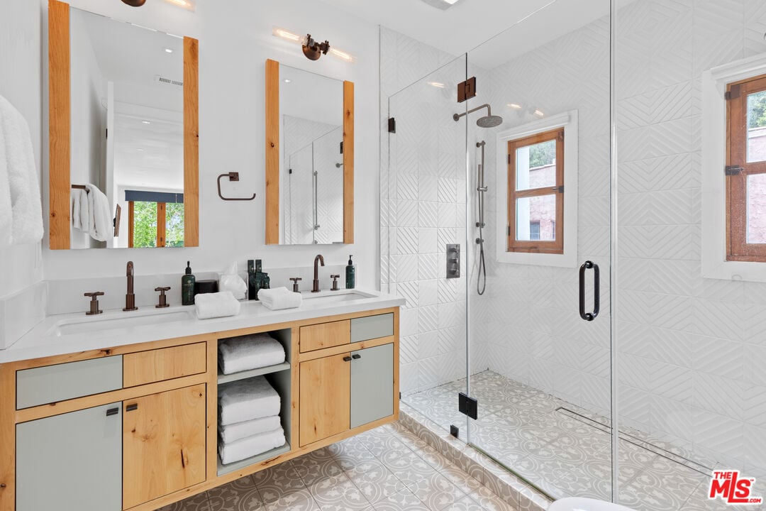 N Crescent Heights Blvd, 90048