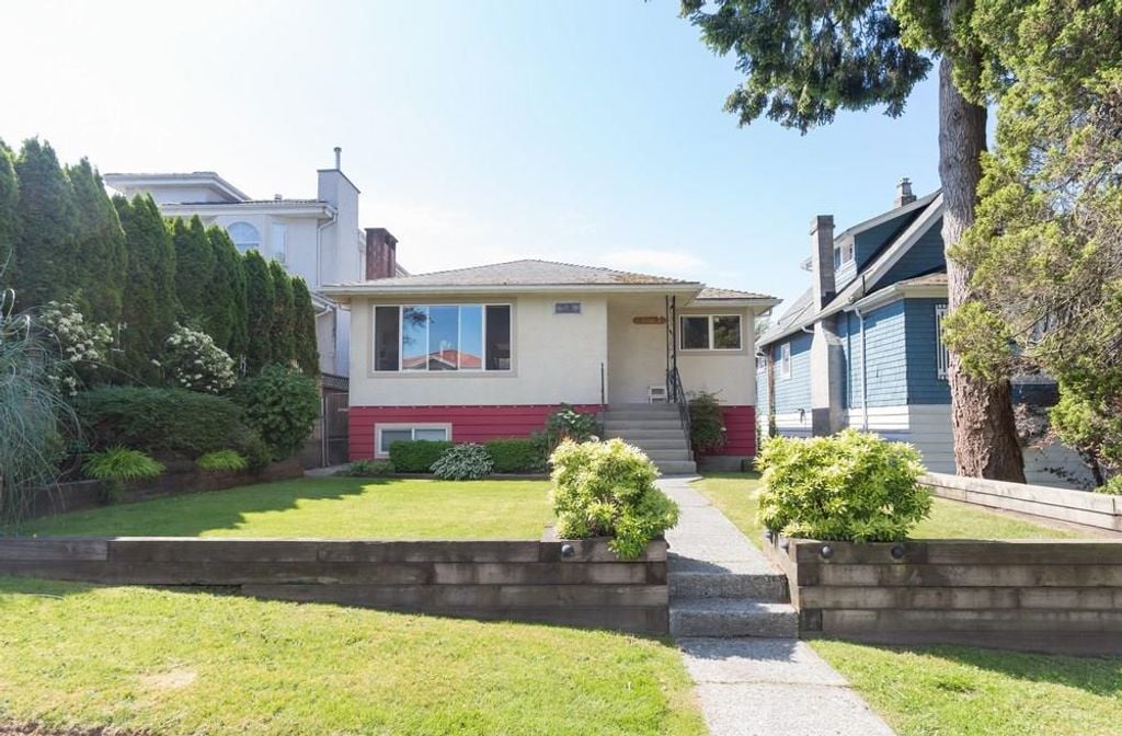 1450 E 30th Ave