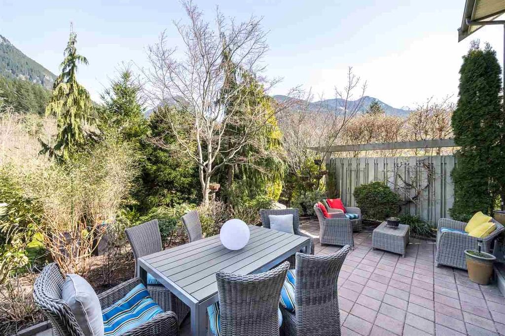 28 Whitecap Ct
