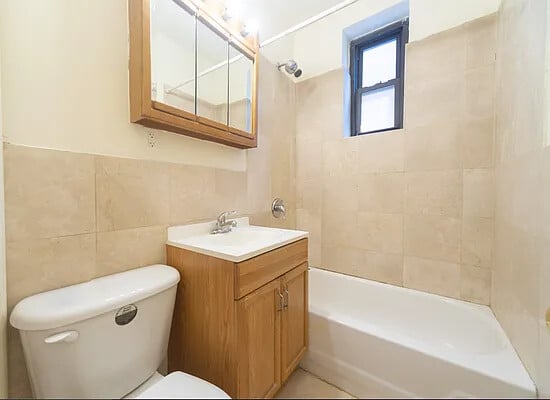 210 East 38th Street, Apt 1D