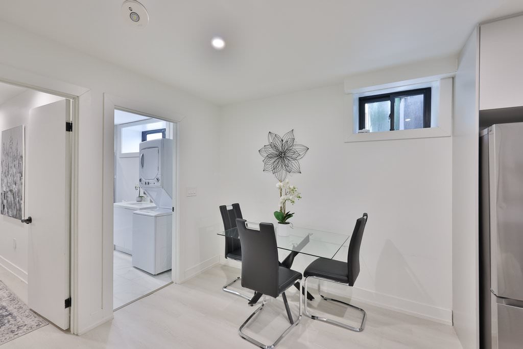 172 Royal York Rd