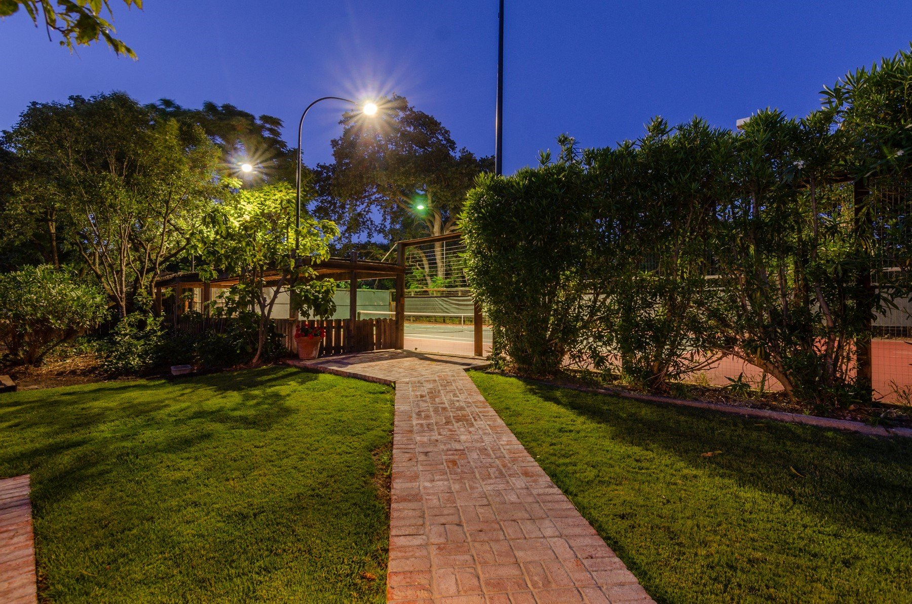 160 Alderwood Rd