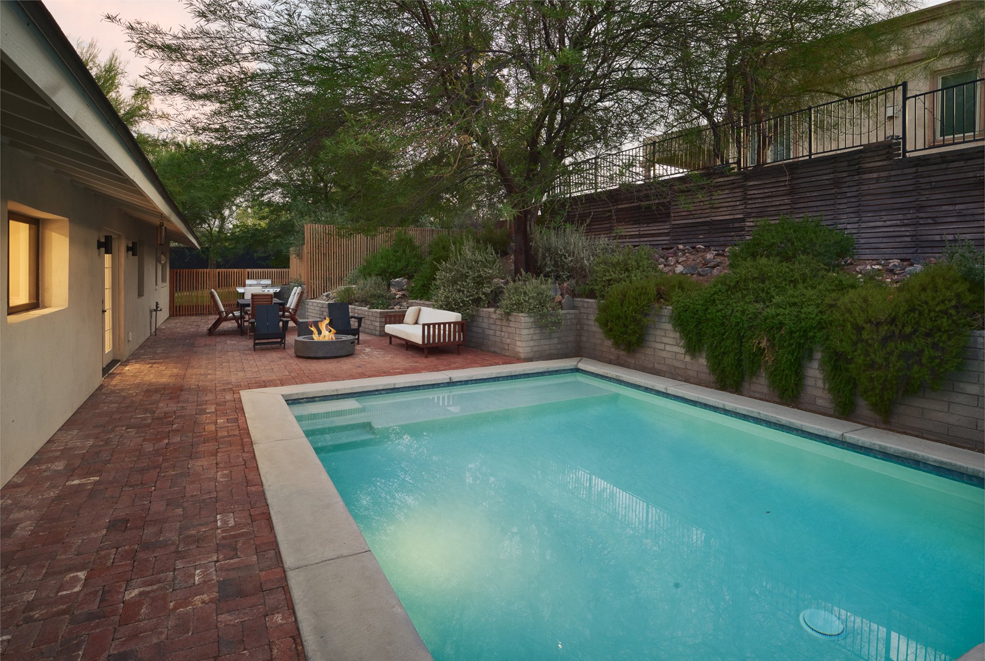 4035 E MCDONALD Drive