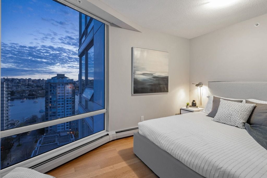 1201 Marinaside Cres, #2505
