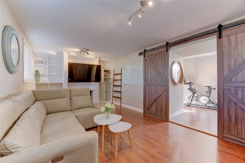 8 Sewell Dr