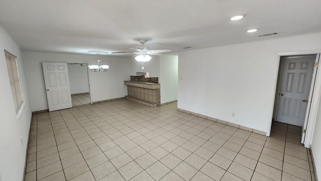 2314 Ralph Dr