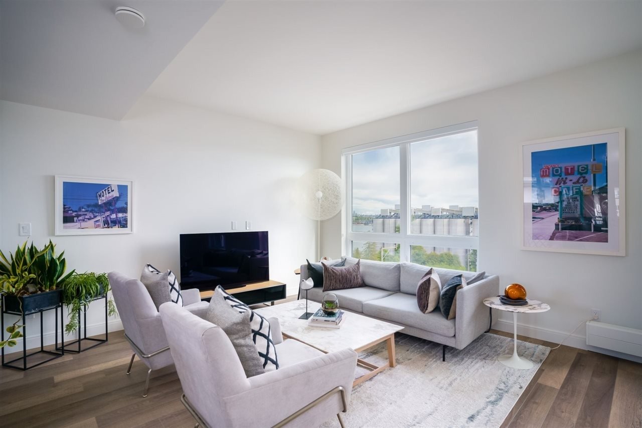 525 E 2nd St, #422