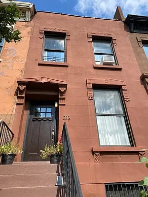 313 Quincy Street