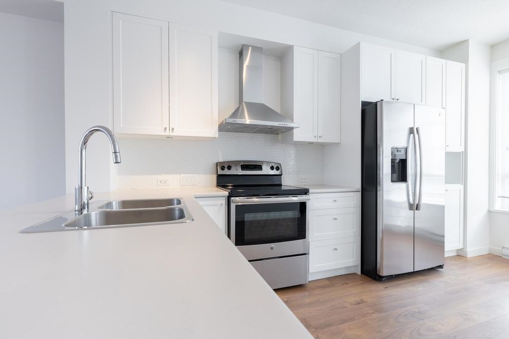 8476 207a St, #86
