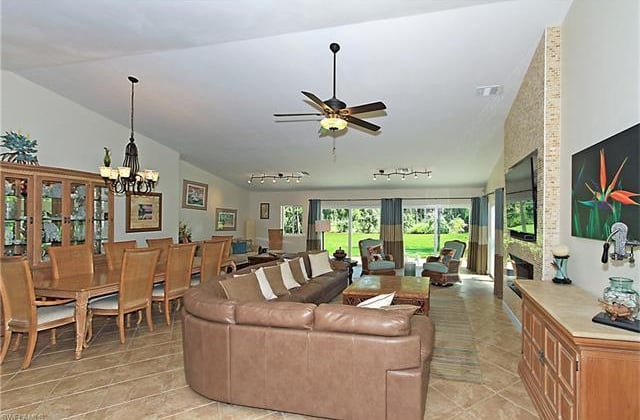 5731 Shady Oaks Ln