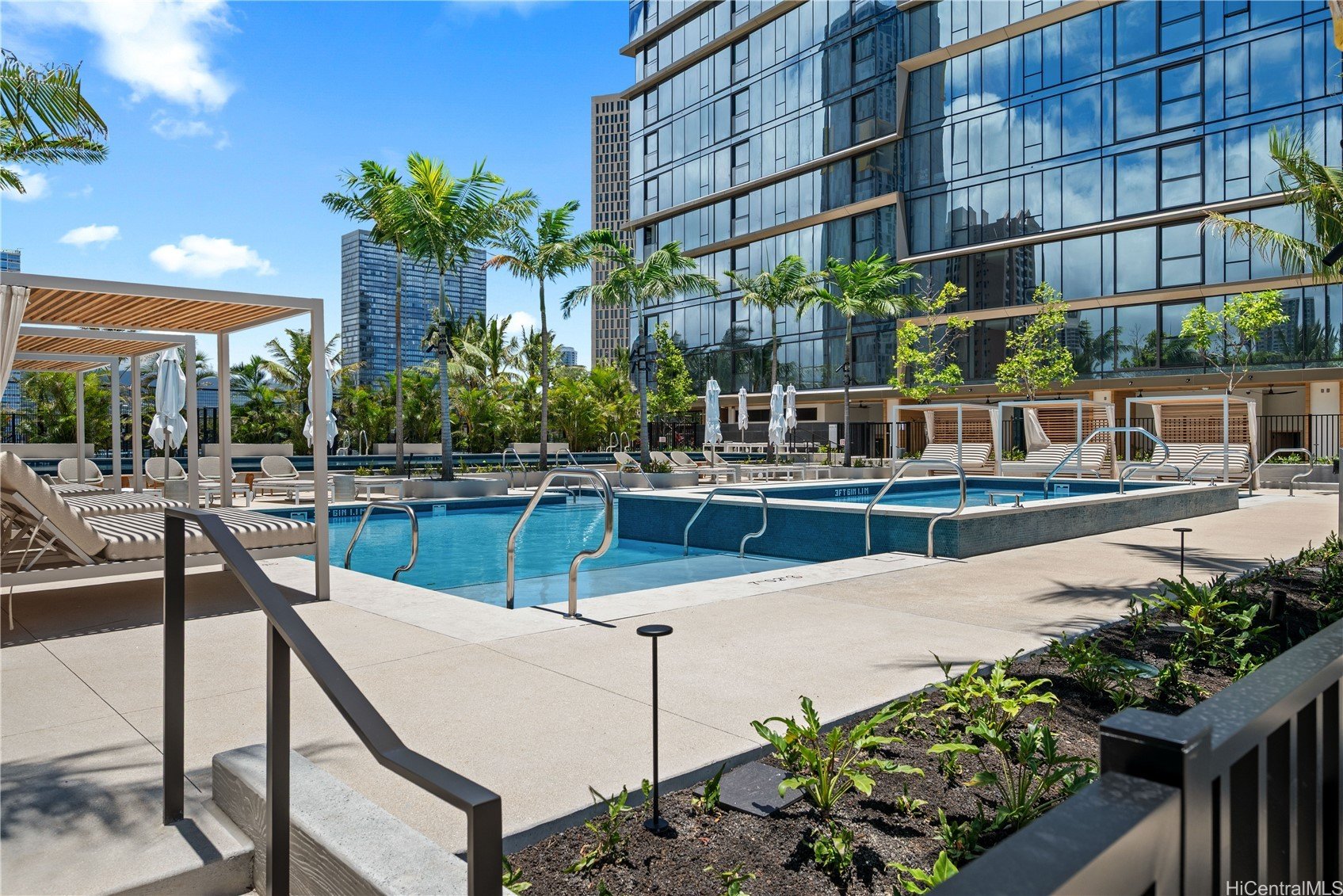 333 Ward Avenue #1713