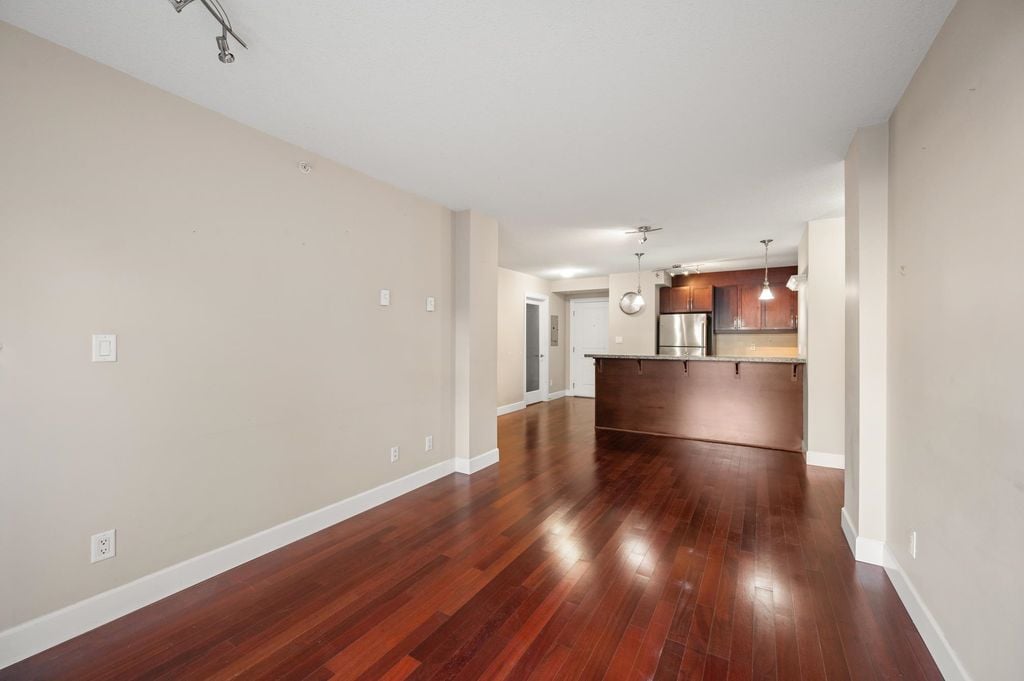 3811 Hastings St, #305