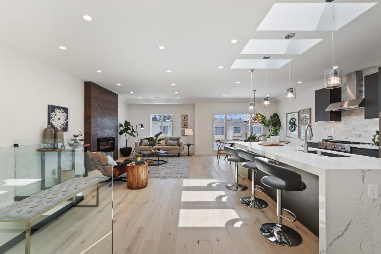 2527 39th Ave