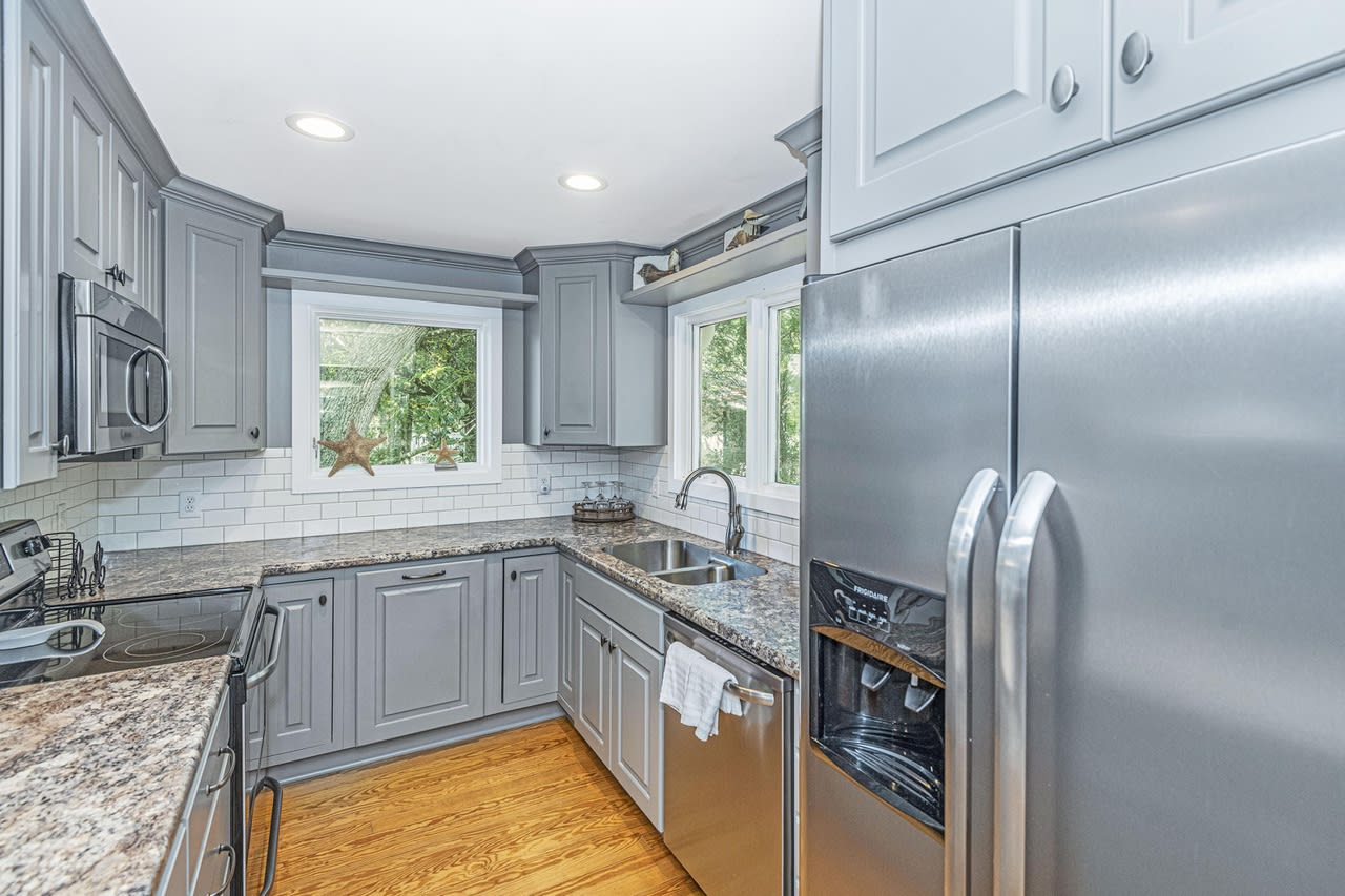 26 Twin Oaks Ln