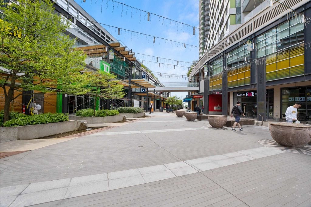 458 W 63rd Ave, #306