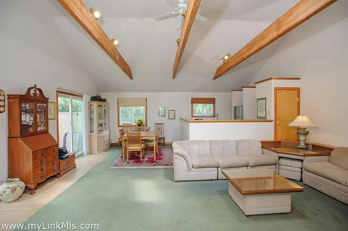 137 Charles Neck Way