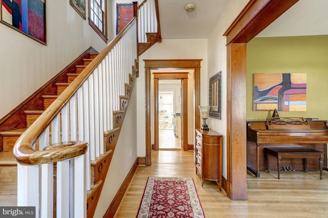 4858 Albemarle St NW