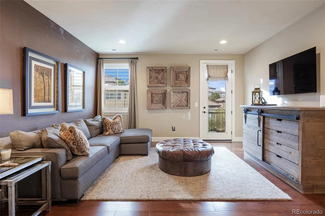10601 Montecito Dr