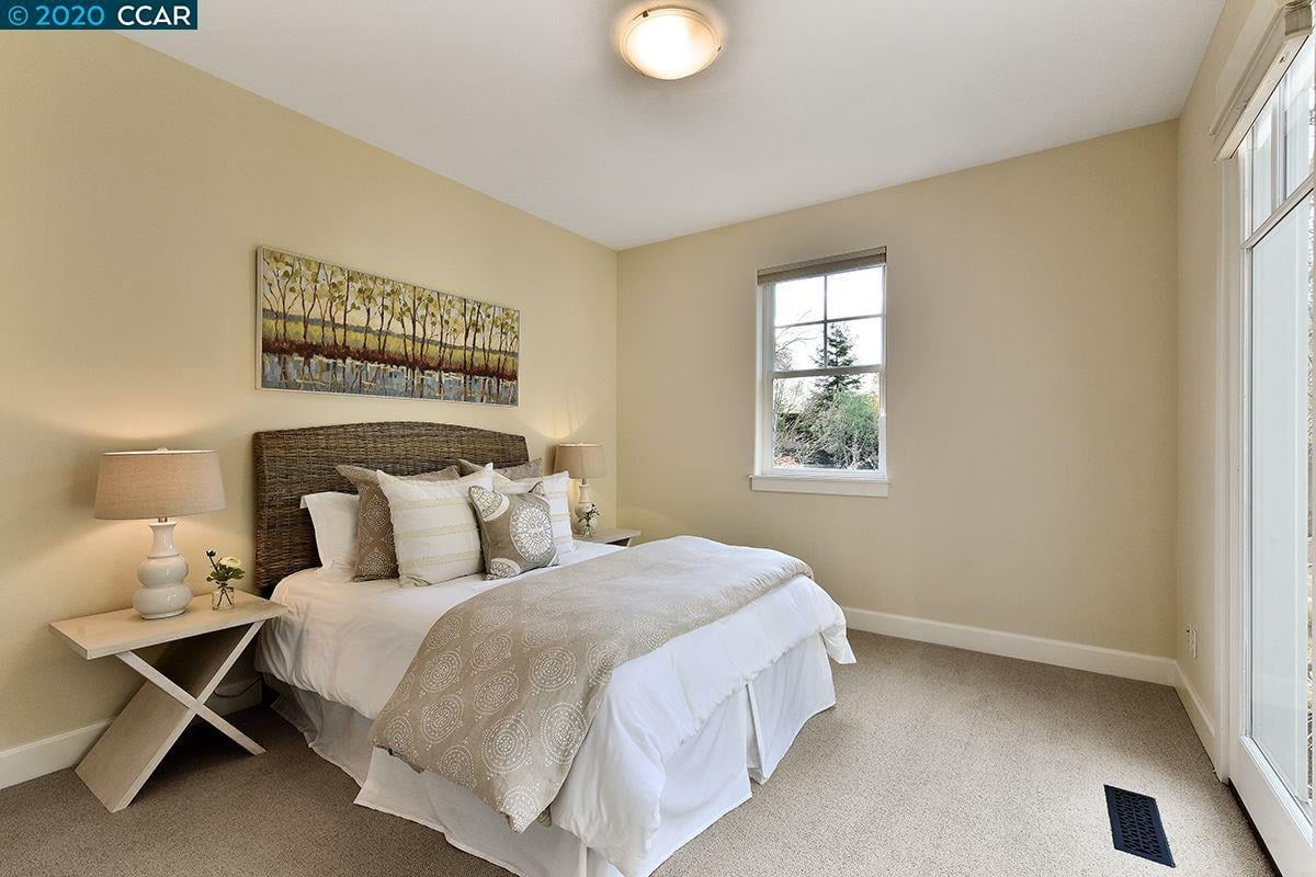 2880 Kinney Dr