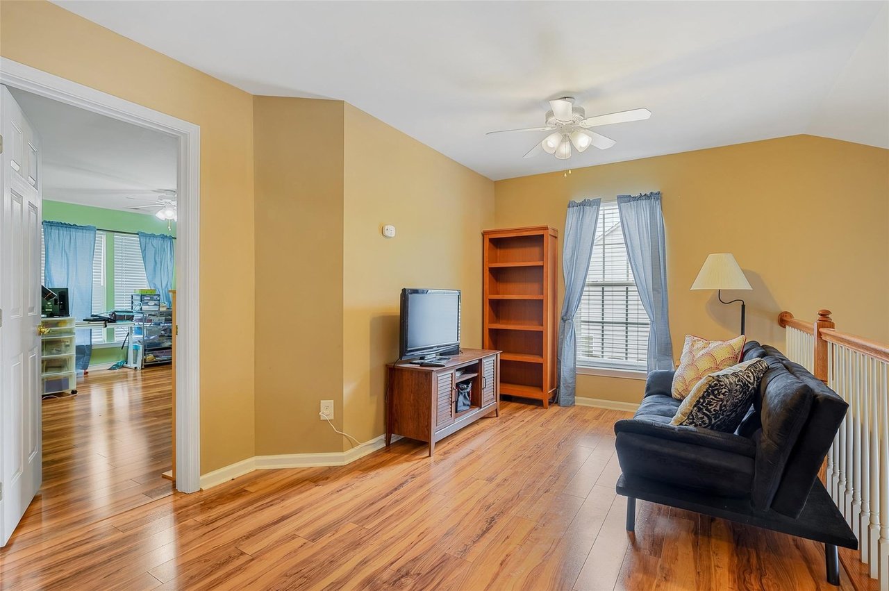 4090 Holly Villa Cir