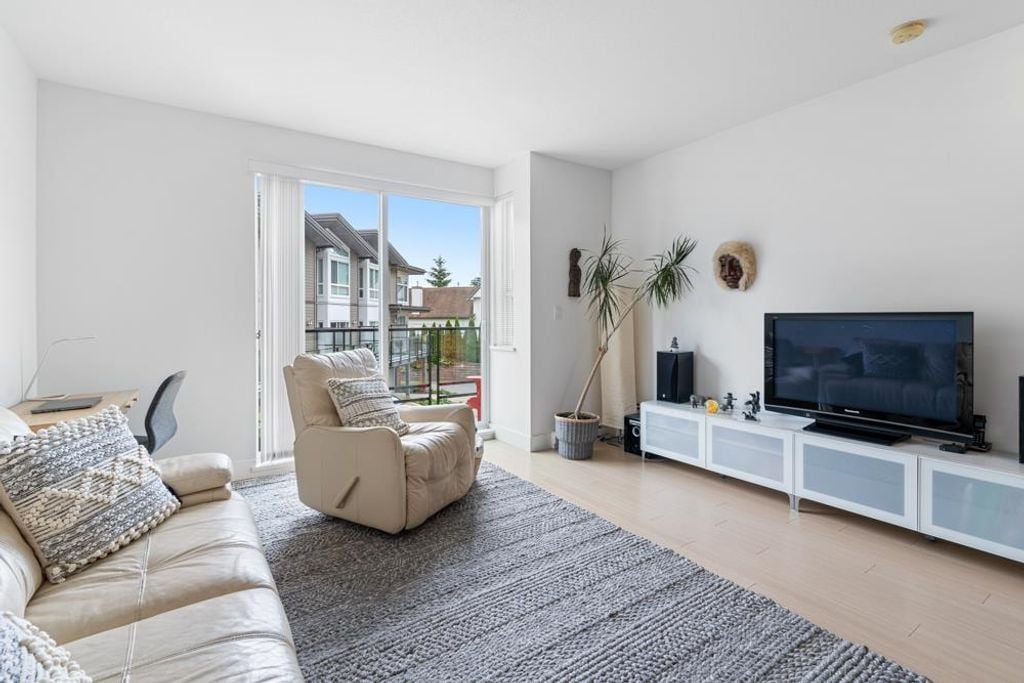 909 Clarke Rd, #13