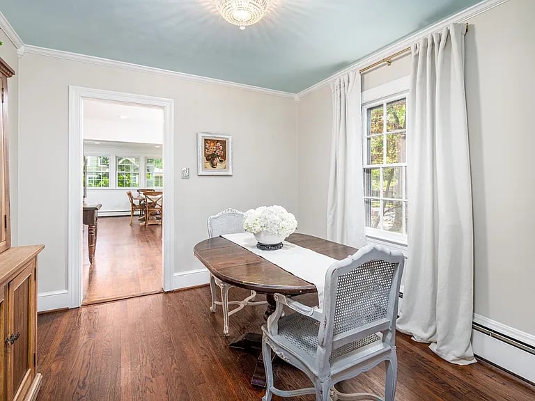 43 Oakwood Dr