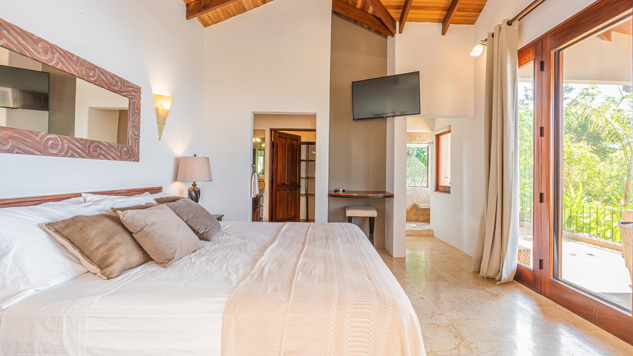 Ocean View Luxury Estate with An Incredible Location in Dominical