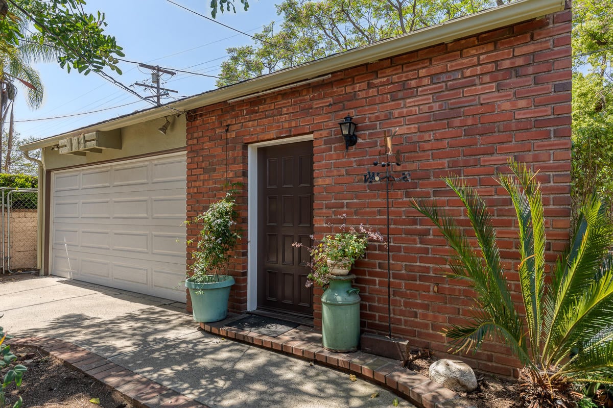 537 N Mission Dr