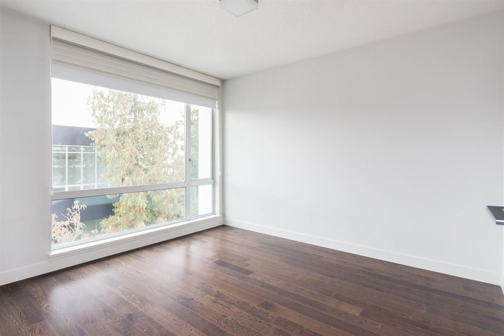635 W 3rd Ave, #406