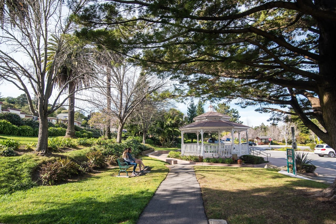 Corte Madera neighborhood