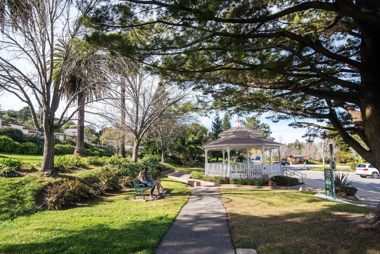 CORTE MADERA neighborhood