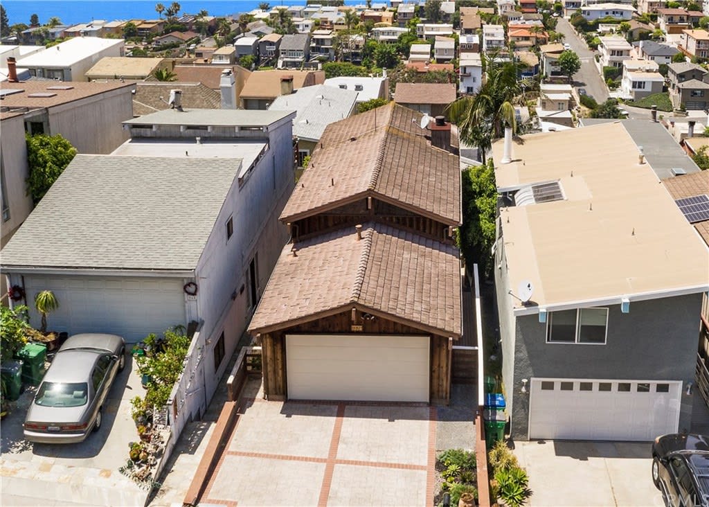969 Acapulco St