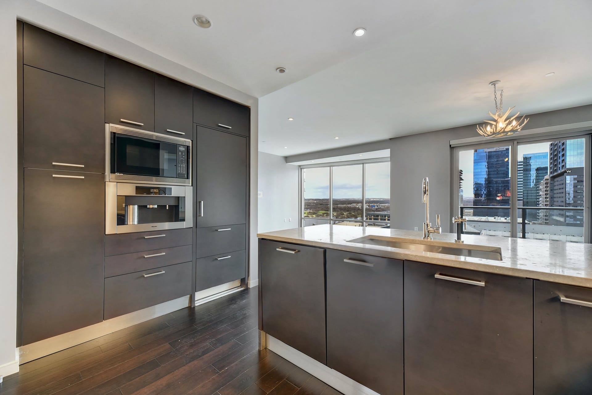 200 Congress Ave #13A