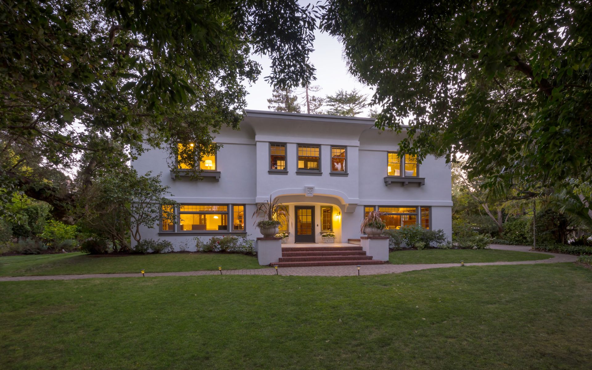 725 Hurlingham Avenue