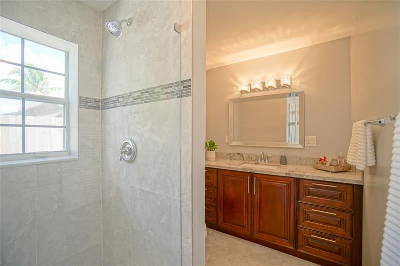 5171 NE 18th Ter
