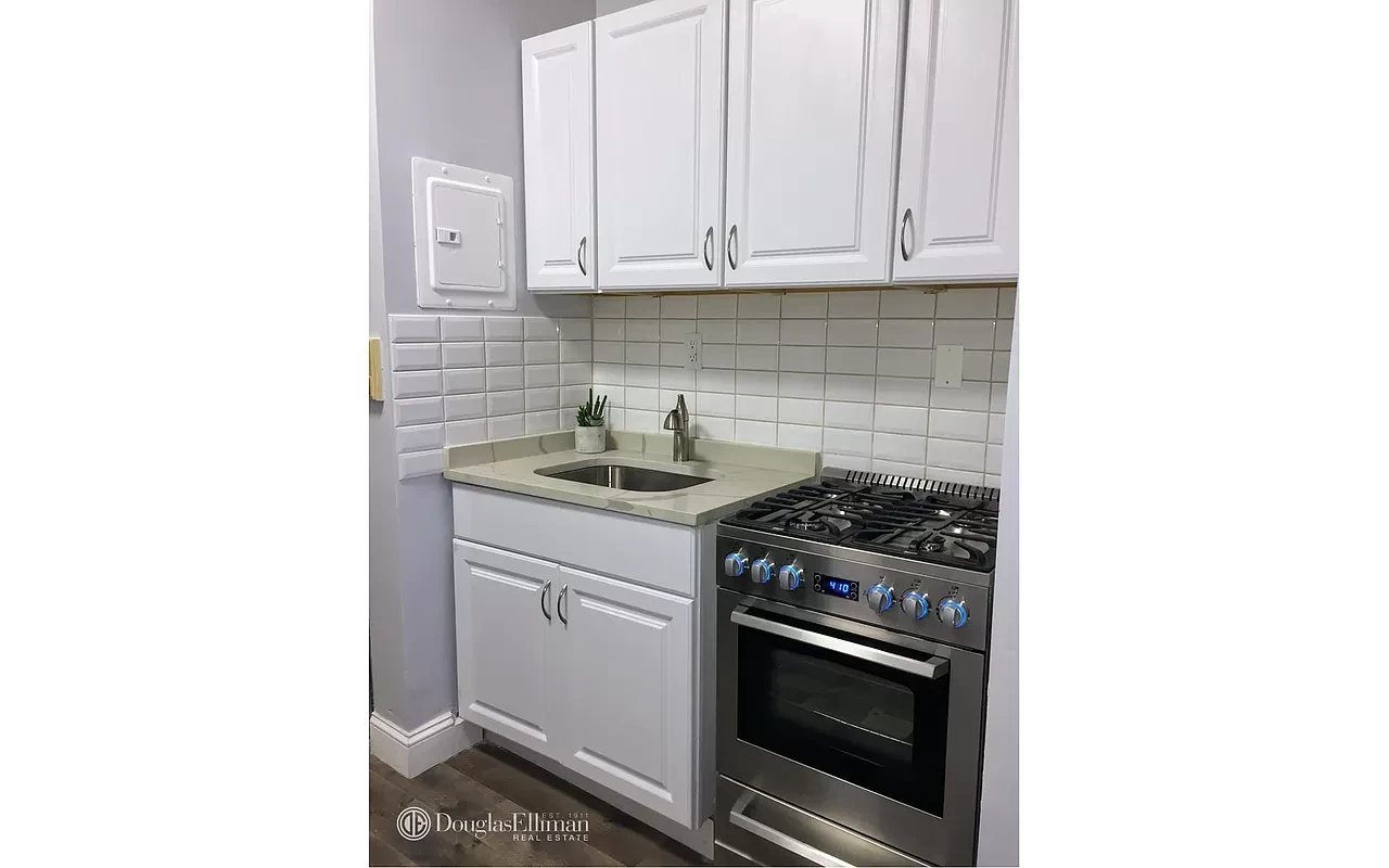 512 East 83rd Street Unit: 4B