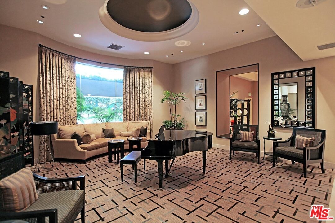 10724 Wilshire Blvd, Unit 205