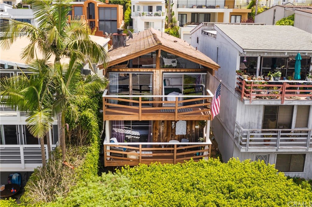 969 Acapulco St