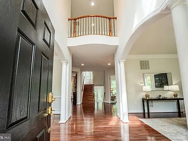 106 Calvary Ct SE