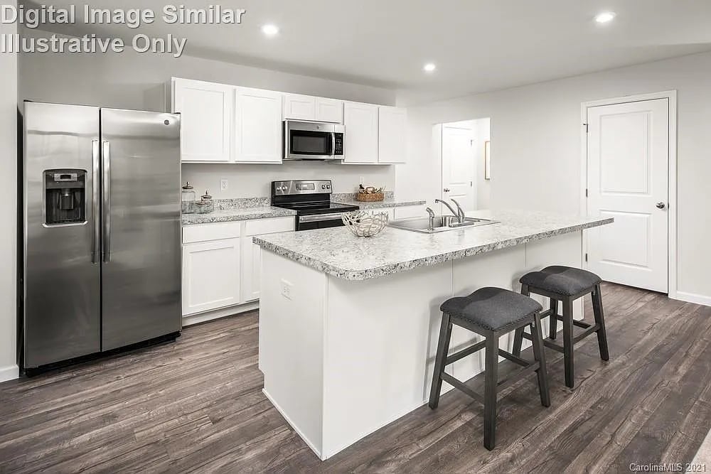4012 Bowline Dr #204