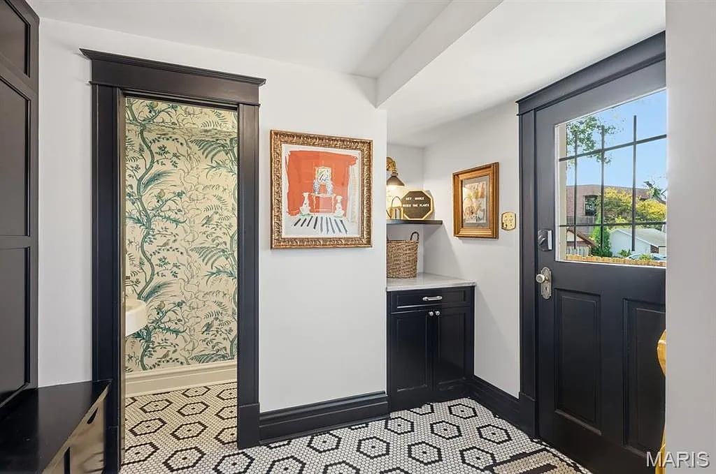 28 Arundel Place