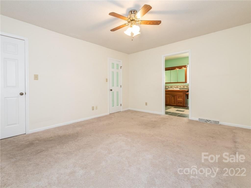 5400 Country Woods Dr