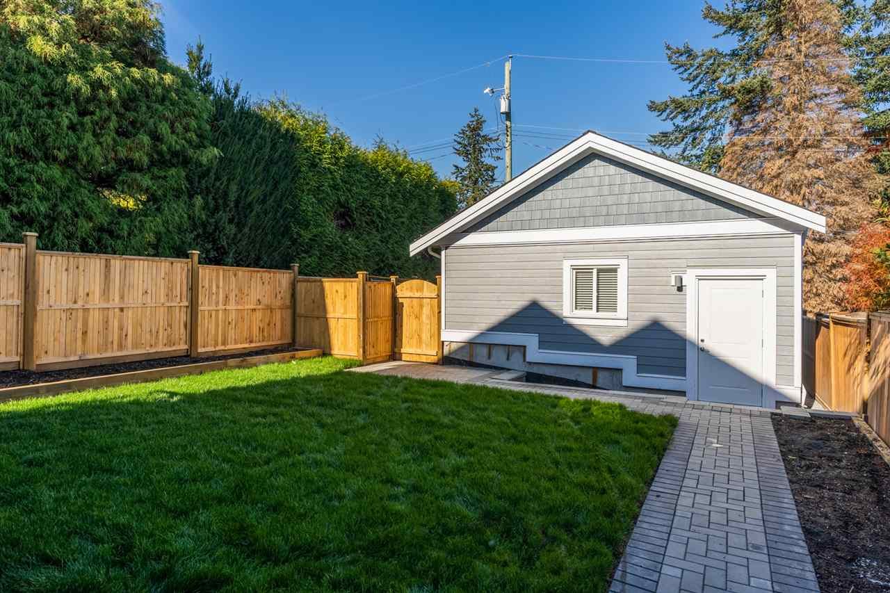 319 Nootka St