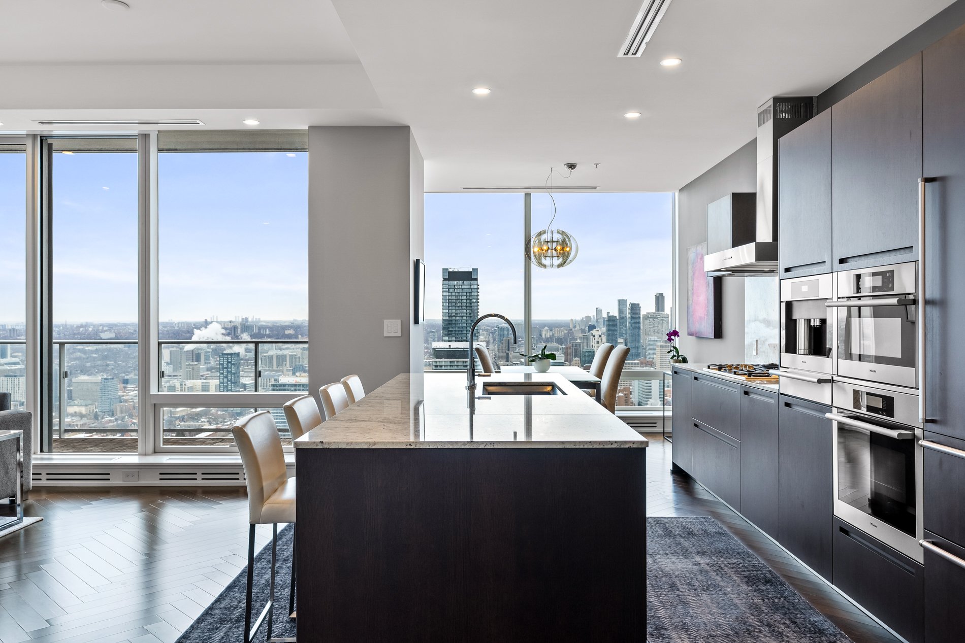 Suite 5603- 180 University Avenue