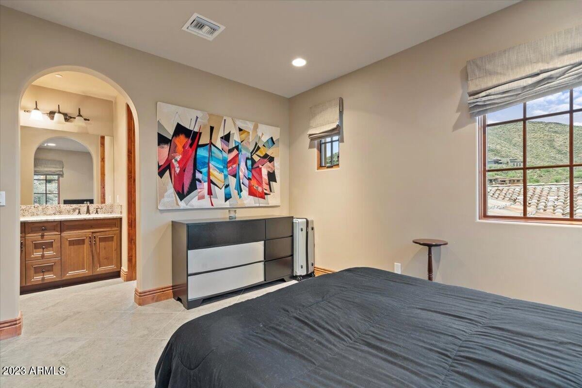 9514 E Madera Dr