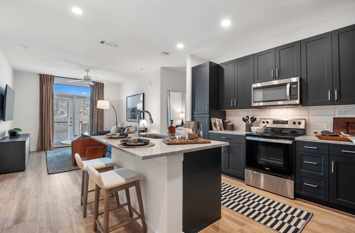 10 Weeks Free in Manor